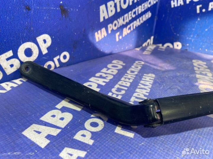 Правый поводок дворника Ford Fusion хэтчбек 2006