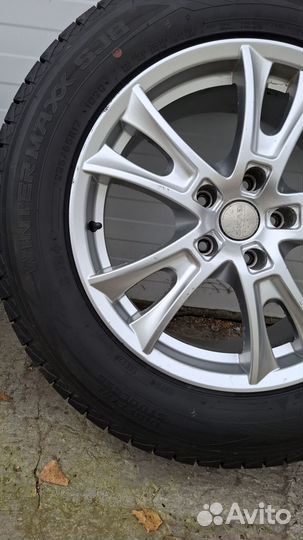 Dunlop Winter Maxx SJ8 225/65 R17