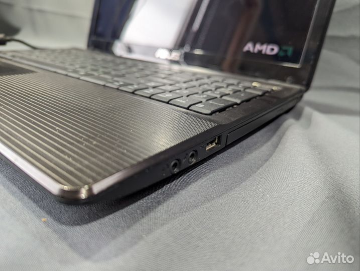 Ноутбук asus в хорошем состоянии