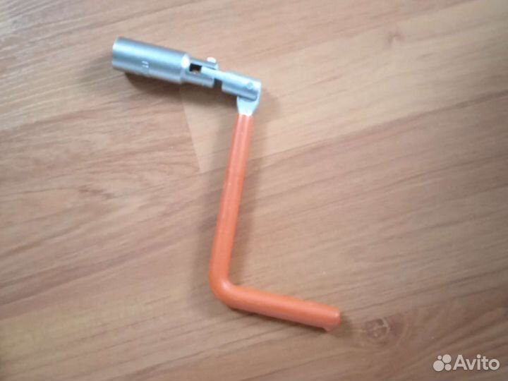 Свечной ключ 16,карданный