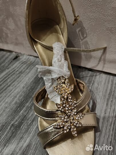 Босоножки женские 38 размер