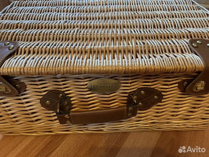 Подарочный набор для пикника в кейсе