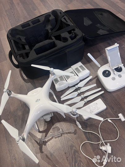Квадрокоптер DJI Phantom 4. Дрон Фантом 4