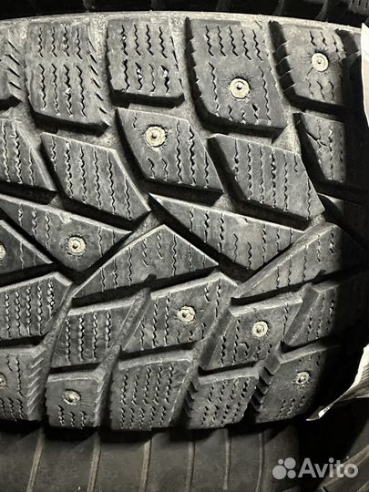 Dunlop SP Winter Ice 02 245/45 R19 и 275/40 R19 104T