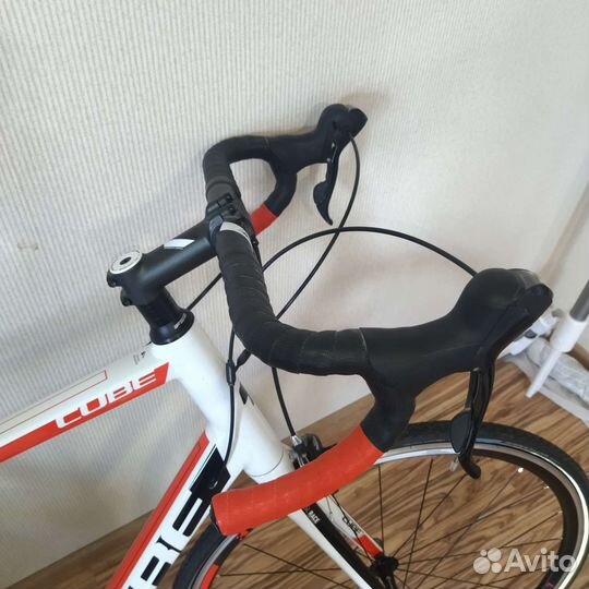 Шоссейный Cube Attain Pro road 60 см велосипед