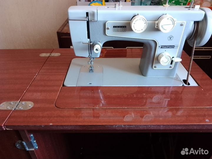 Швейная машинка чайка 142