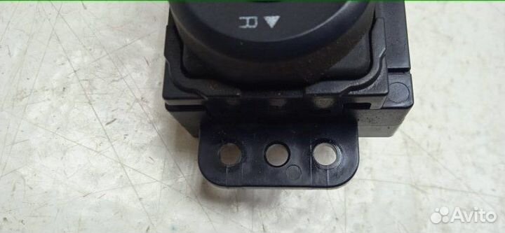 Кнопки прочие передние левые Kia Ceed JD G4FG 2014