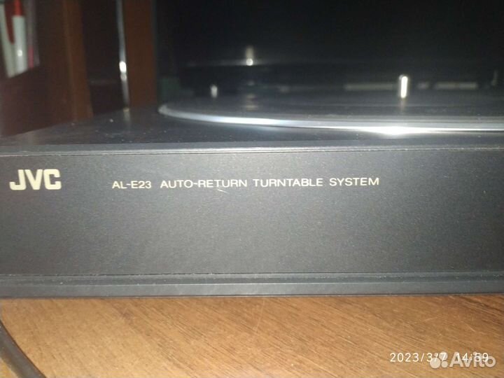 Виниловый проигрыватель JVC AL-23BK