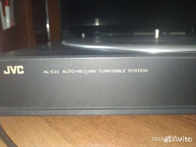 Виниловый проигрыватель JVC AL-23BK