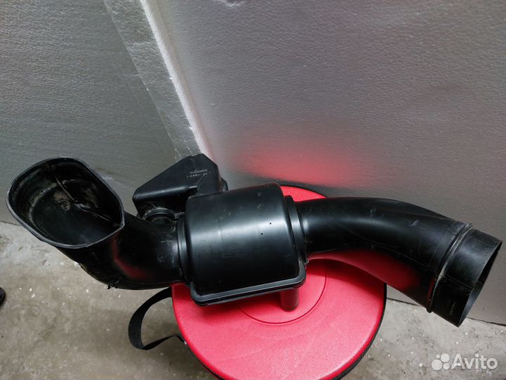 Воздухозаборник воздушного фильтра Honda Accord 8