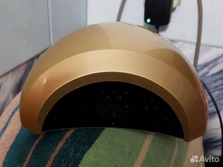 LED/UV lamp. SUN C4 plus