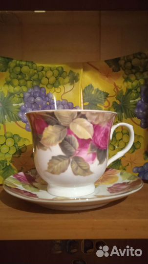 Большая чашка с блюдцем