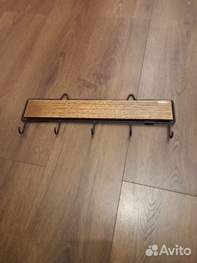 Вешалка настенная