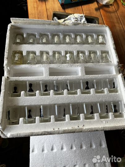 Шахматы пьяные, рюмки