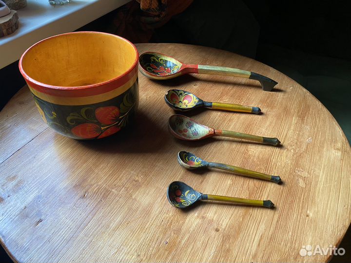Хохлома: чаша, ложки