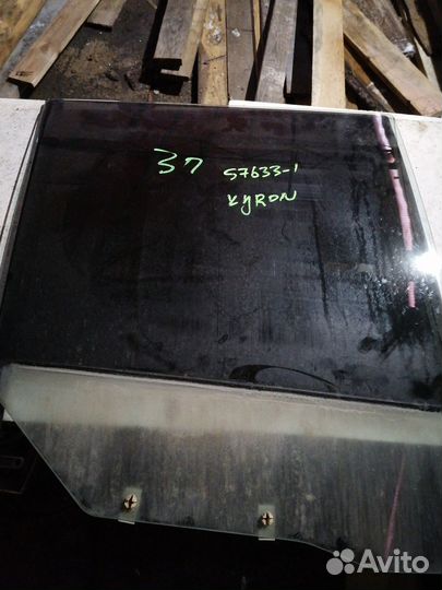 Стекло двери задней правой (SsangYong Kyron)