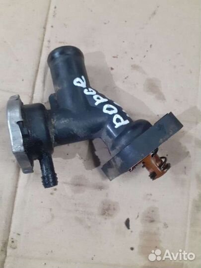 Корпус термостата Dodge Neon