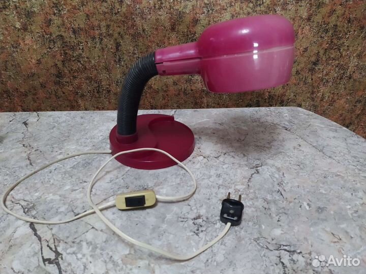 Настольная лампа
