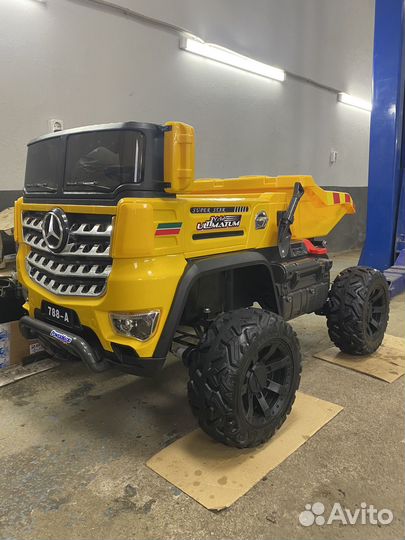 Детская электро машина самосвал 4х4