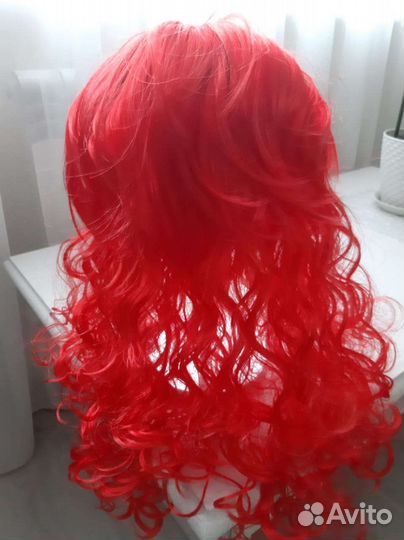 Парик красный