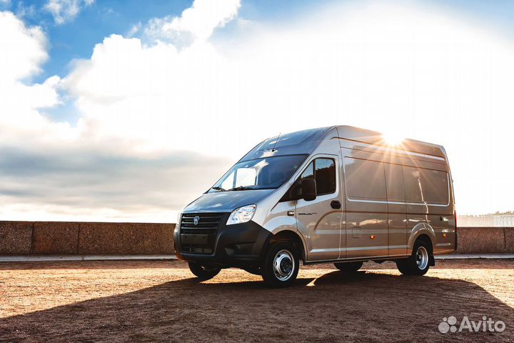 Водитель на газель по городу