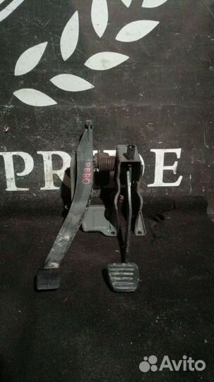 Педальный узел Renault Logan 1