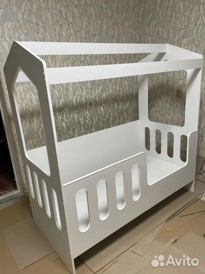 Детская кровать домик