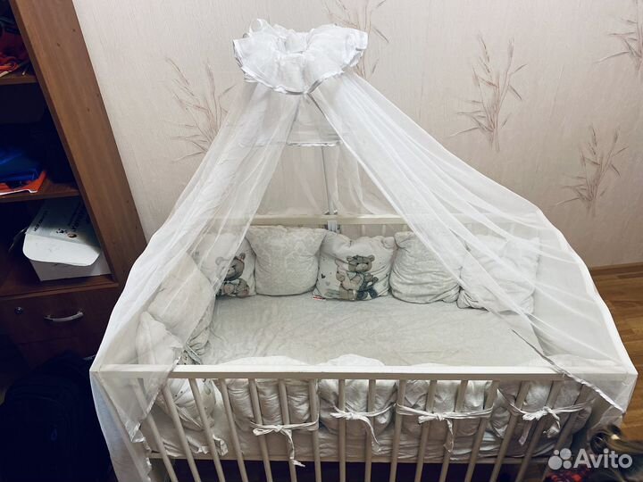 Кровать с балдахином