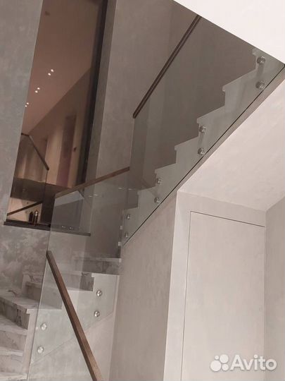 Ограждение из стекла для дома