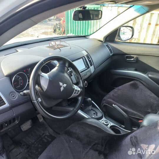 Mitsubishi Outlander 2.4 CVT, 2011, 180 000 км