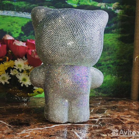 Hello Kitty из стеклянных страз, продам