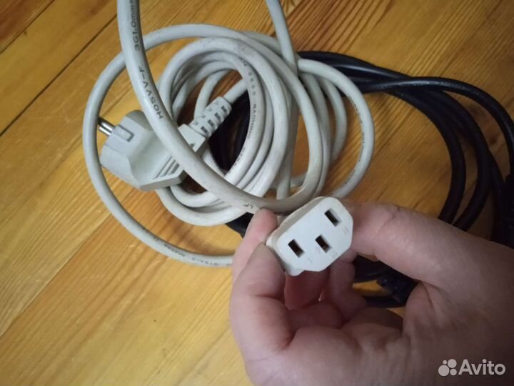 Кабели на компьютер