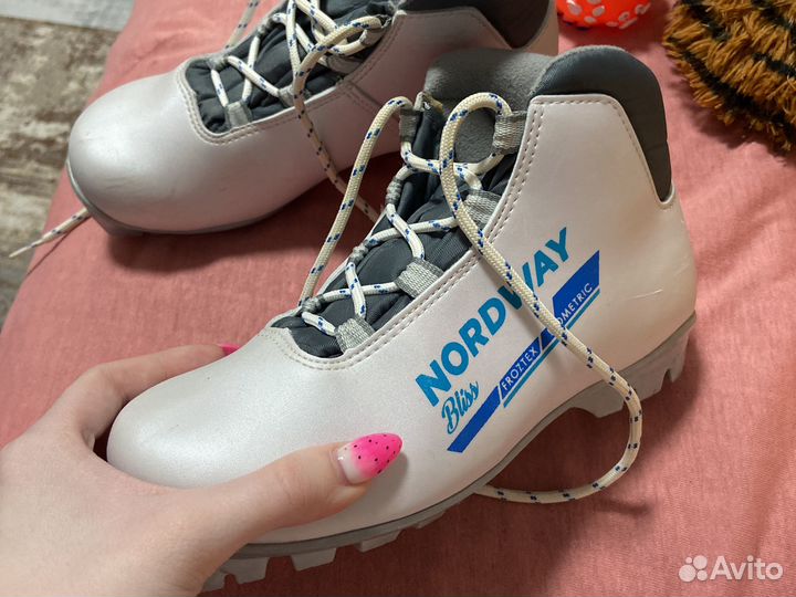 Лыжные ботинки