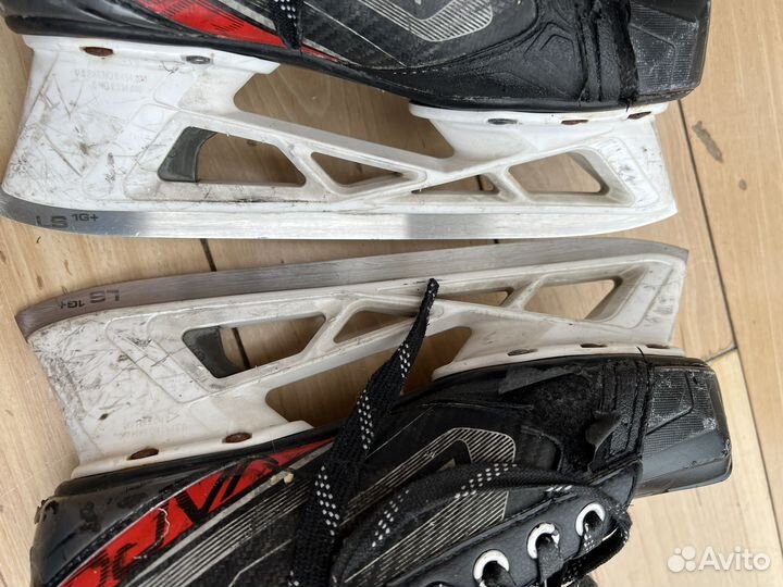 Хоккейные коньки вратаря bauer