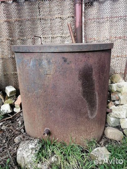 Бак железный с крышкой