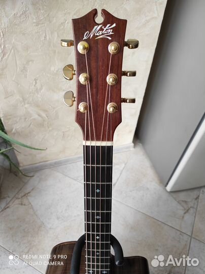 Акустическая гитара