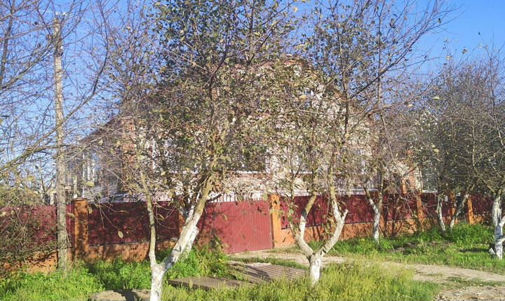 Коттедж 385 м² на участке 15 сот.