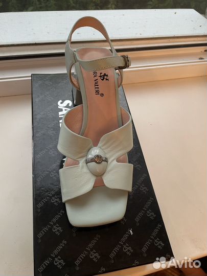 Босоножки женские