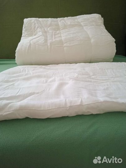 Детское одеяло и подушка в кроватку