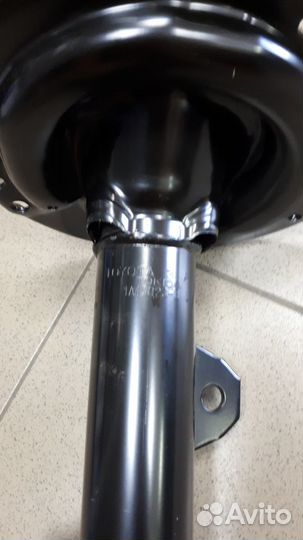 Амортизатор передний Toyota Highlander 2/Lexus RX