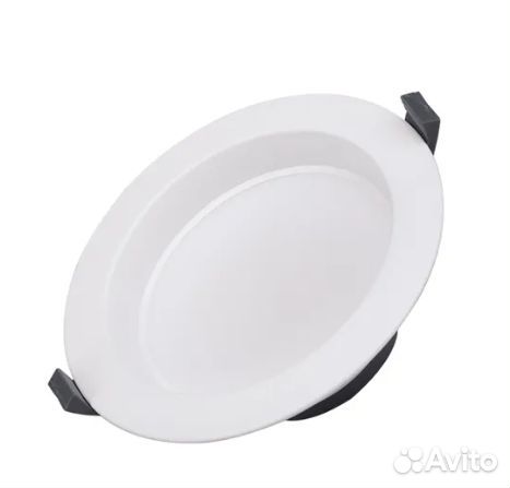 Белый потолочный светильник (встраиваемый) новый