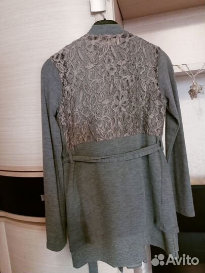 Кофта с поясом и декоративной спинкой рост 146