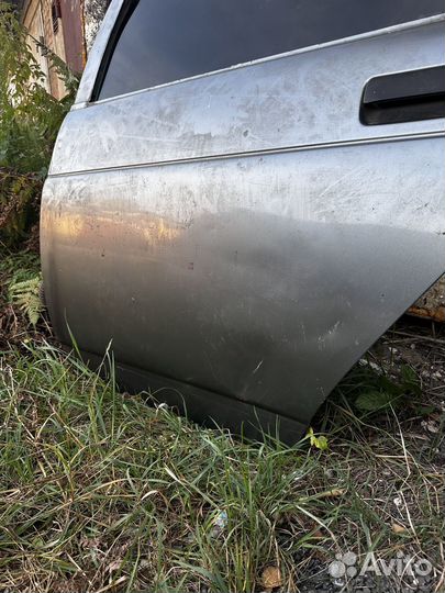 Задняя левая дверь ваз 2110