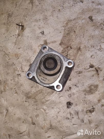 Кронштейн муфты вентилятора Mitsubishi pajero 4