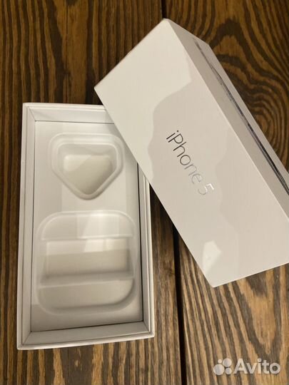 Коробка от iPhone 5