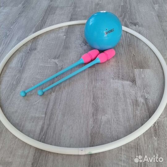 Обруч, булавы, мяч гимнастический, скакалка