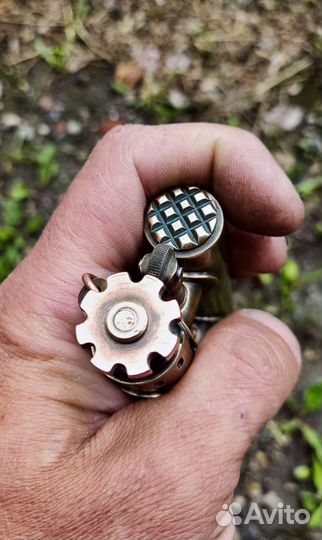 Бензиновая зажигалка