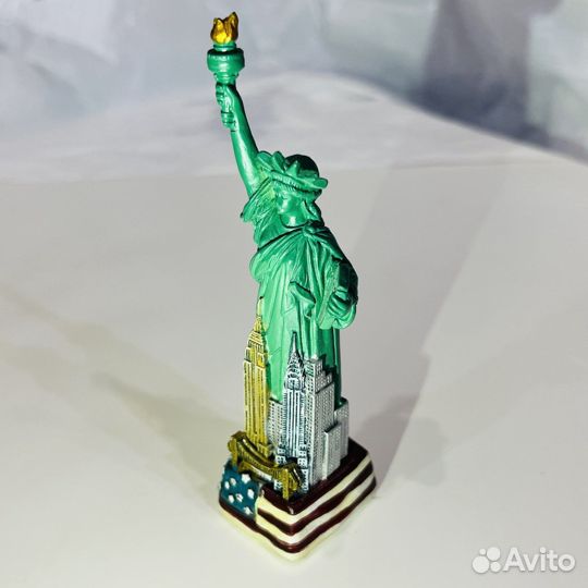 Фигурка статуя свободы из США