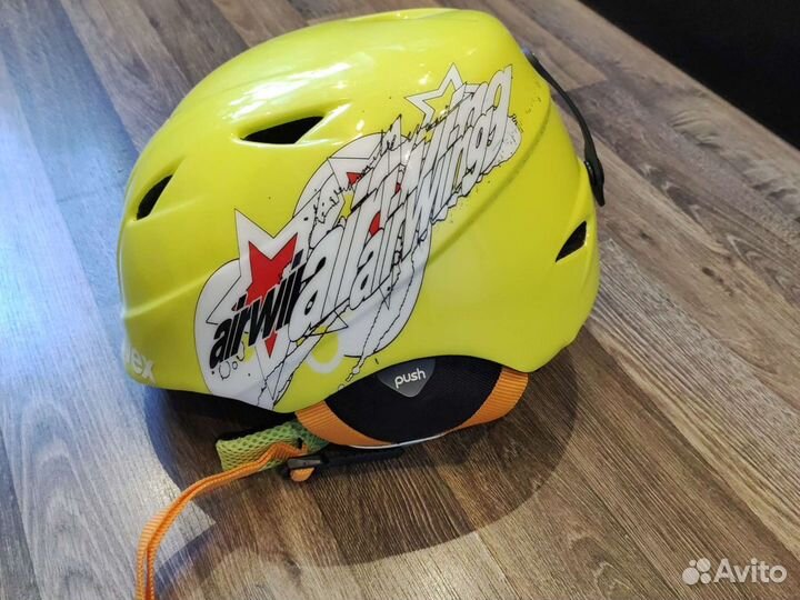 Горнолыжный шлем uvex