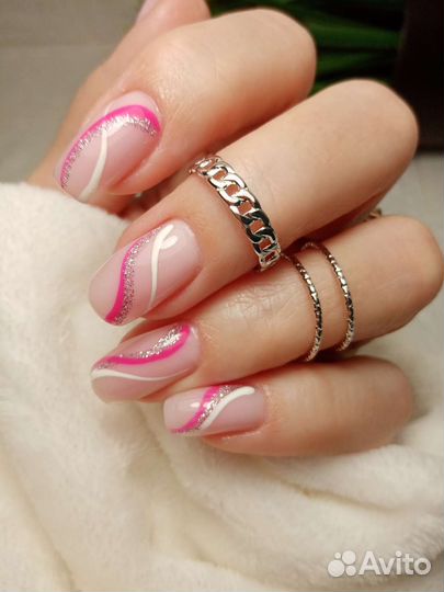 Педикюр с покрытием лаком